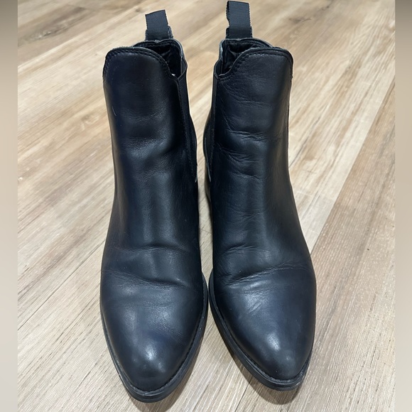 Toni Bianco leather ankle boots good condition sz 81/2 - Picture 3 of 9